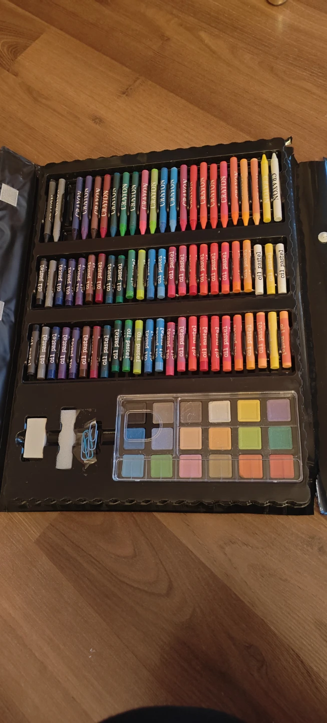 Kinspory Art Set with Colouring Book - photo 3