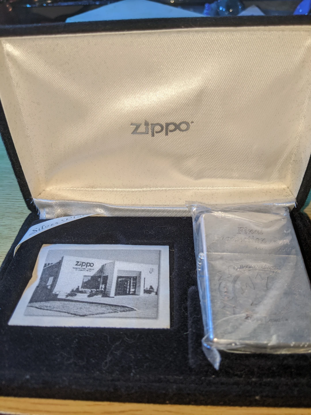 New Zippo Canada Collector's Edition Lighter - photo 2
