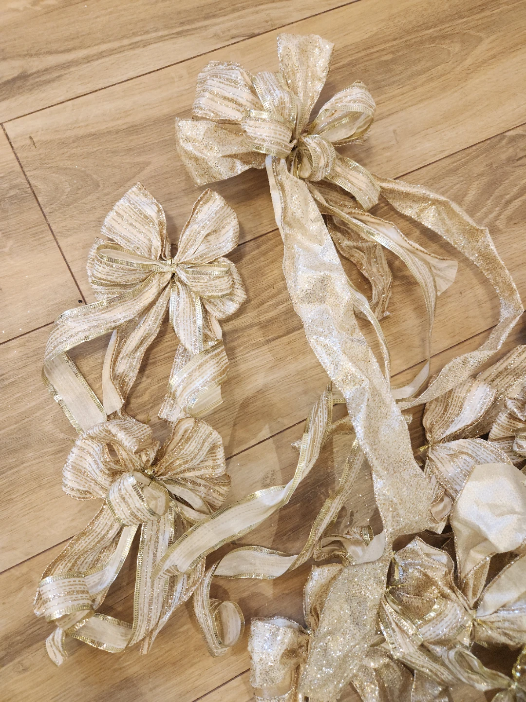Gold Ribbon Bows 21 pcs - photo 2