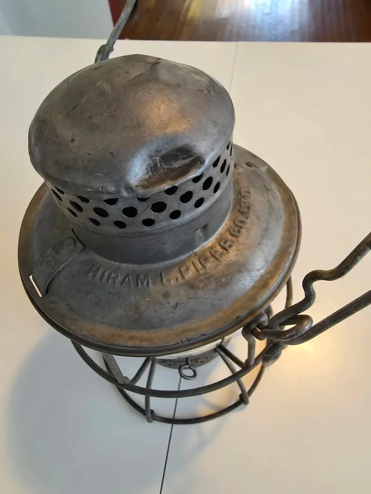 Vintage CNR Hiram L. Piper Railroad Lantern image indicator(4)