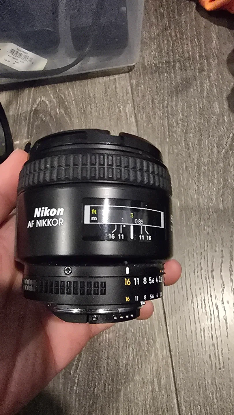 Nikon AF Nikkor 85mm f/1.8D Lens
