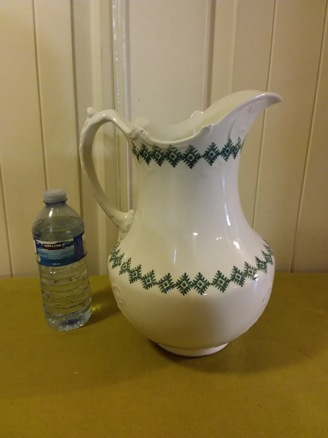 ➡️ Vintage Pitcher and Bowl Set - #Cleanout image indicator(4)