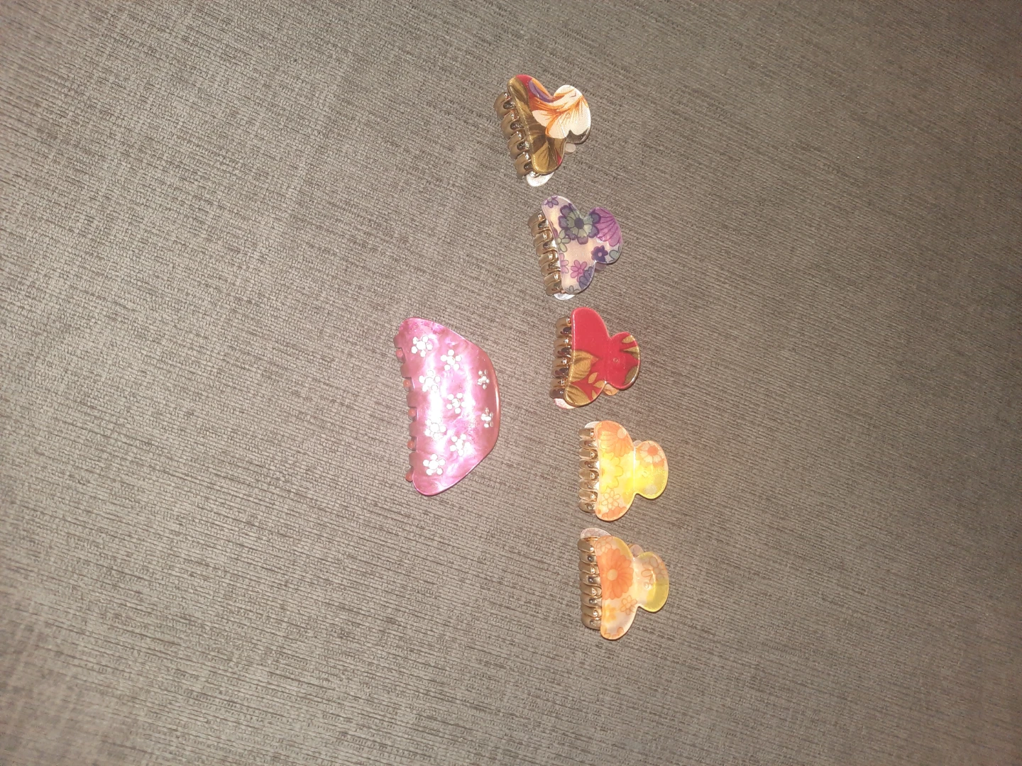 Floral Hair Claw Clips  pick up only in st.albert