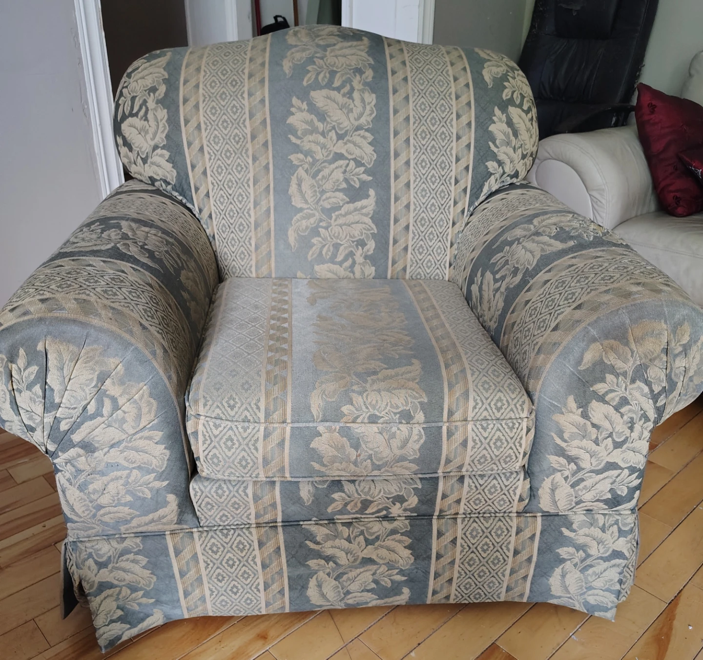 Unbranded Woven Sidearm Chair.