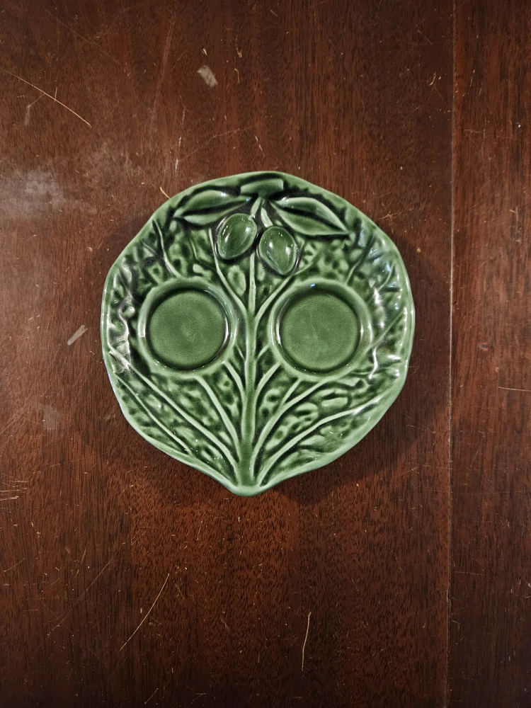 Vintage Bordallo Pinheiro Cabbage Leaf Salt and Pepper Tray - photo 2