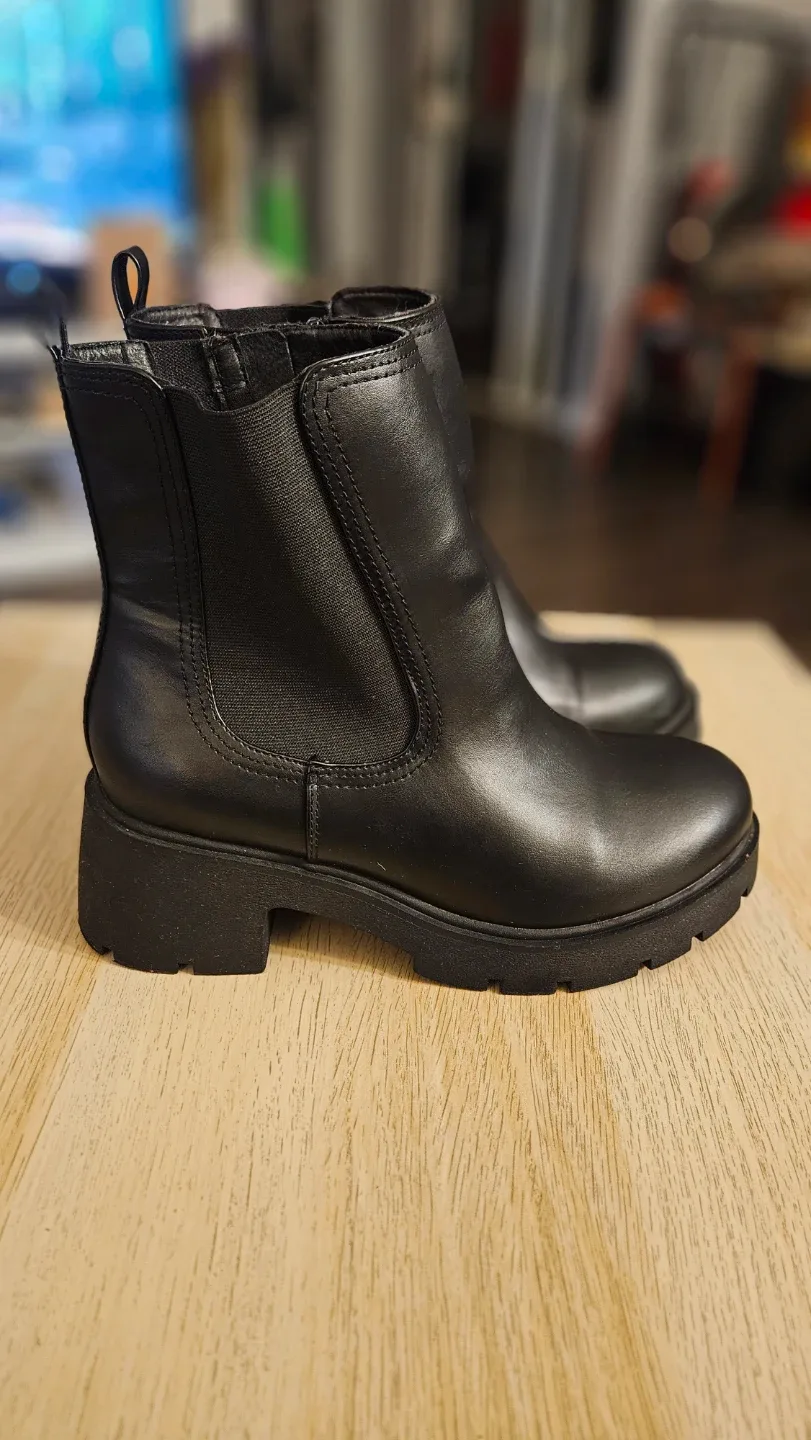 Black Platform Chelsea Boots - Size 9.5 Wide image indicator(3)