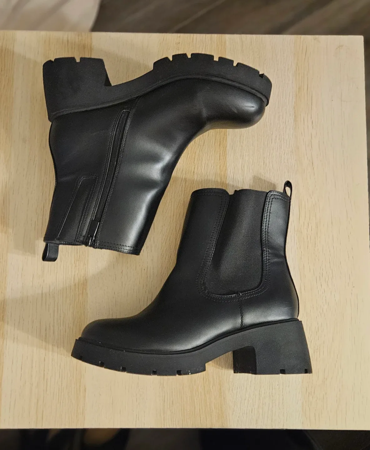 Black Platform Chelsea Boots - Size 9.5 Wide image indicator(6)