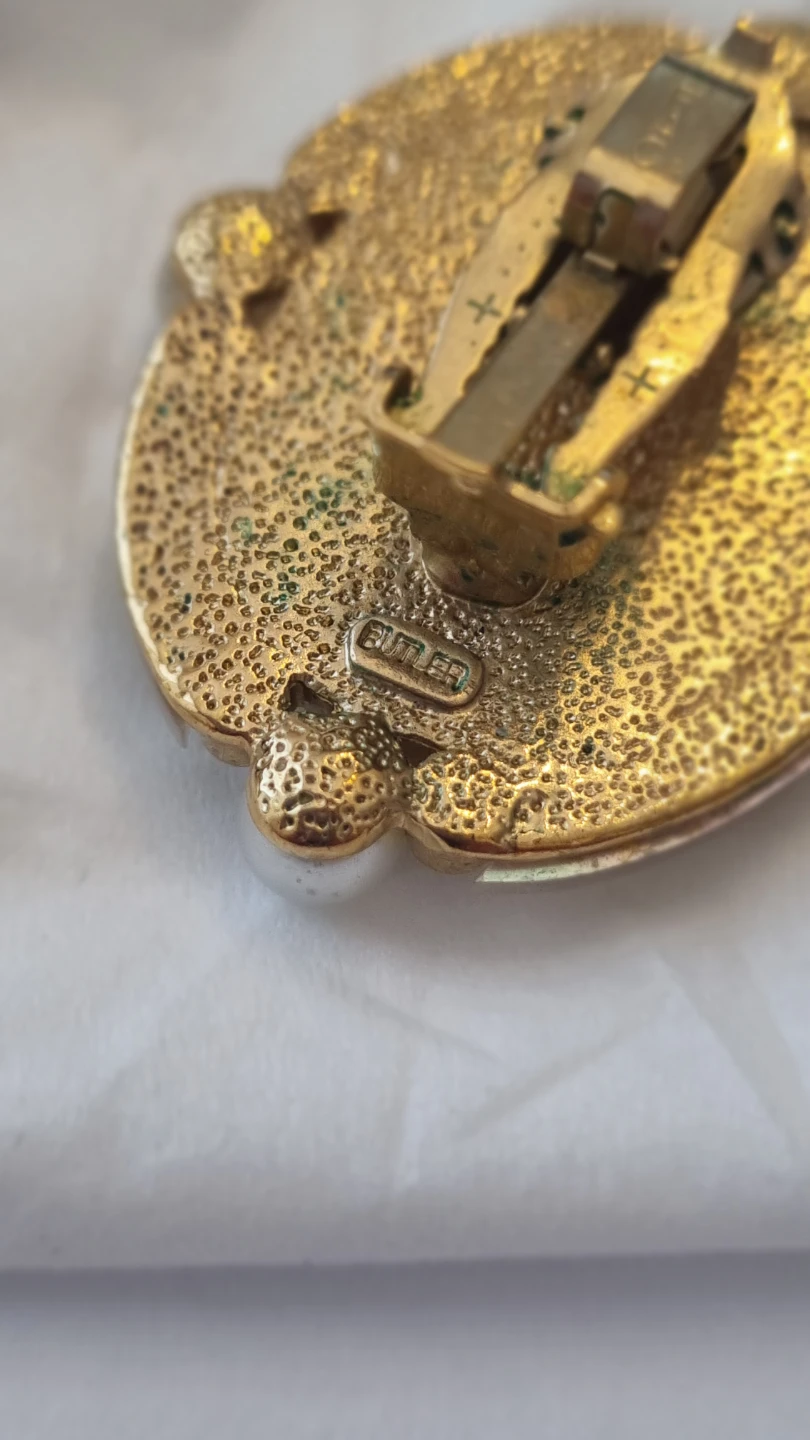 Vintage B.S.K. Cameo Clip-on Earrings - photo 3