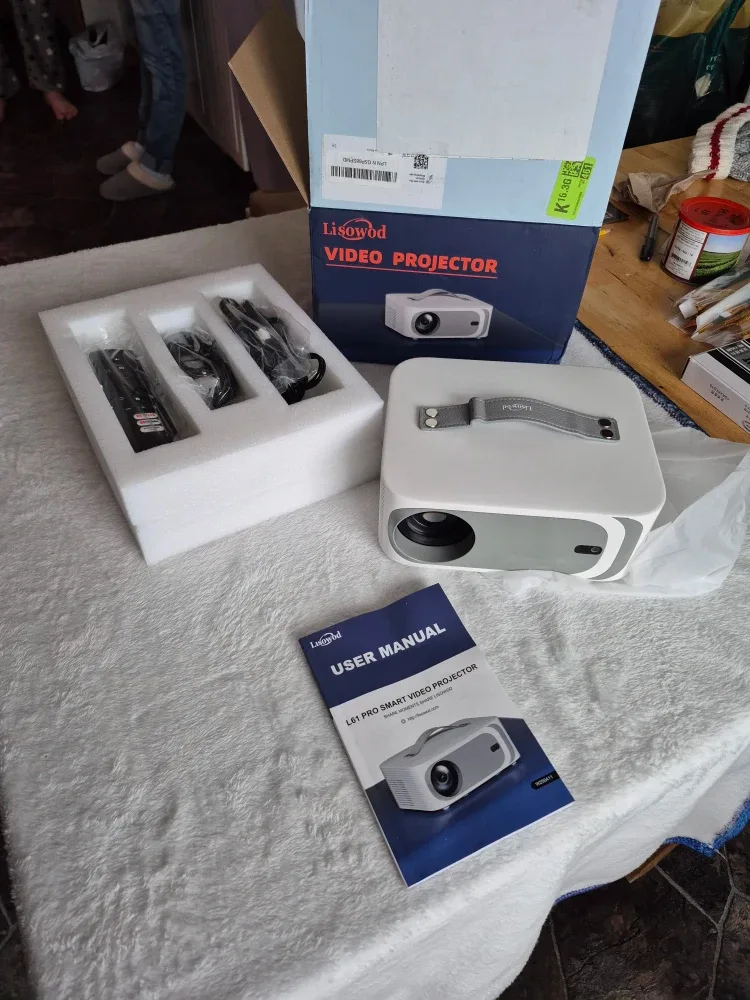 L61pro Smart Projector wifi 6,BT - with Apps,New!