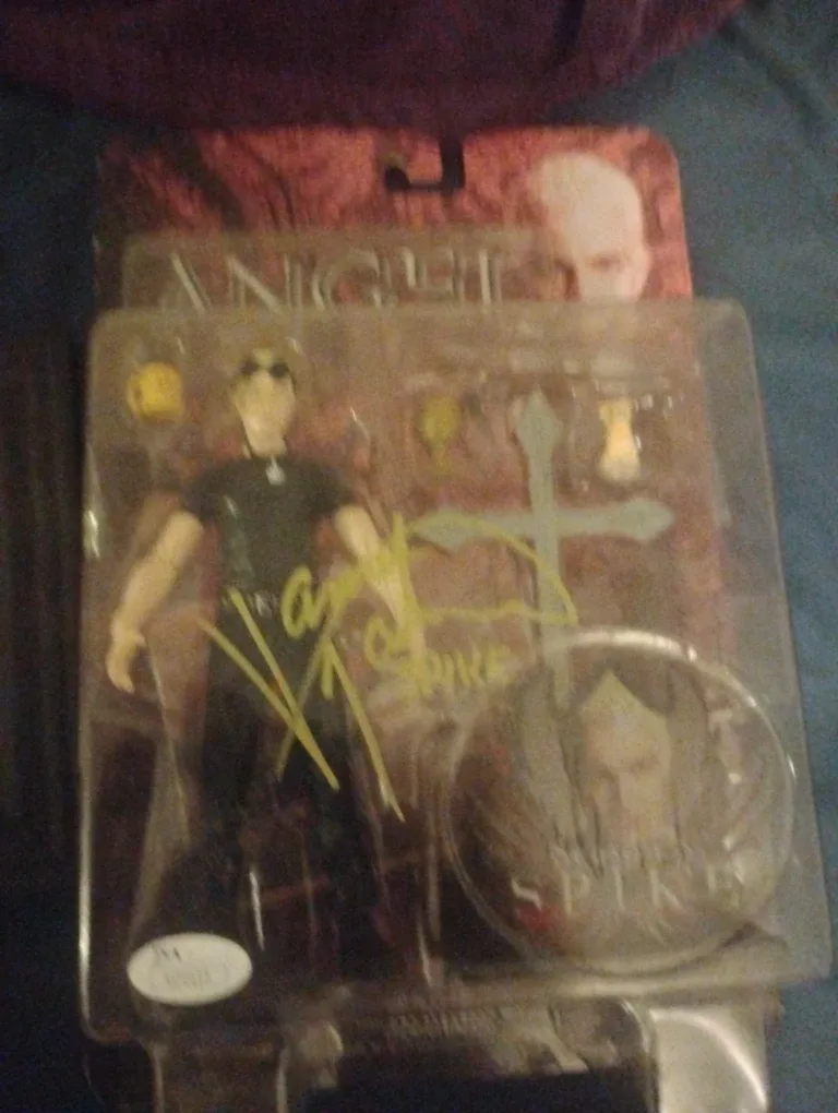 Angel Spike Action Figure Signed James Marsters image indicator(2)