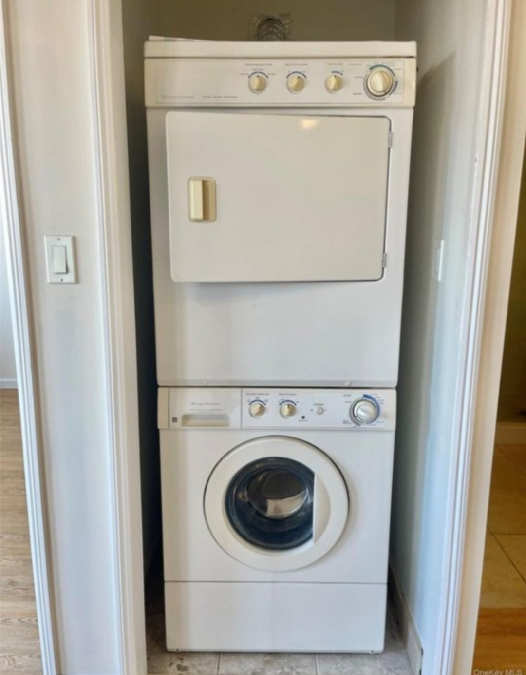 Frigidaire Stackable Washer/Dryer