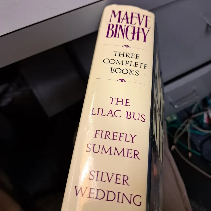 Stephen King's The Dark Tower VII & Maeve Binchy (three books) image indicator(7)