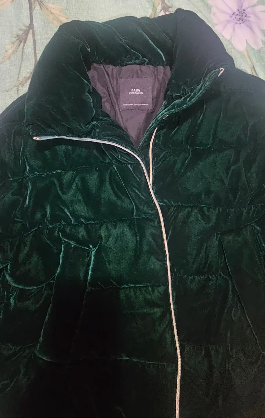 Zara Velvet Puffer Jacket - Green image indicator(2)