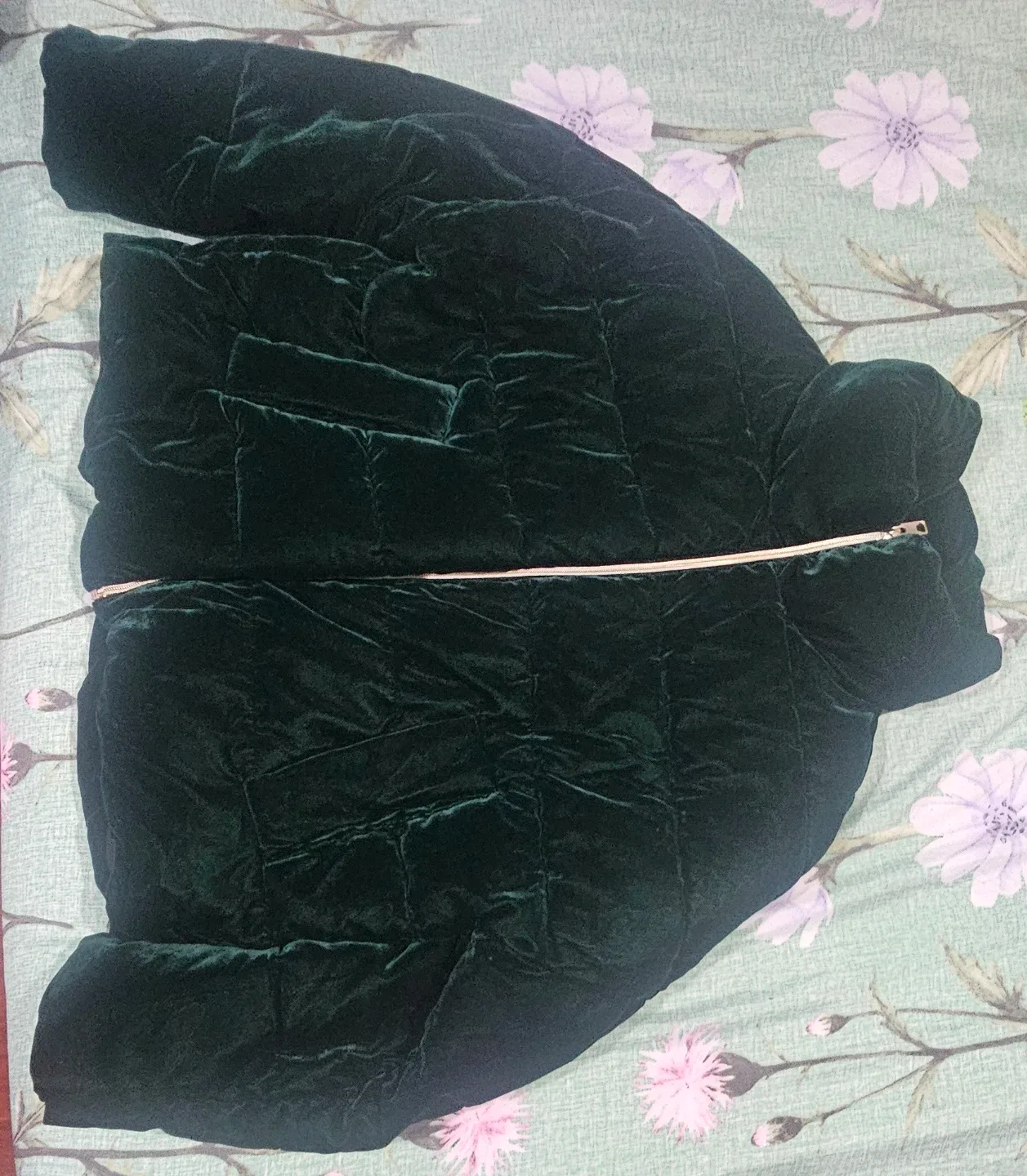 Zara Velvet Puffer Jacket - Green image indicator(4)