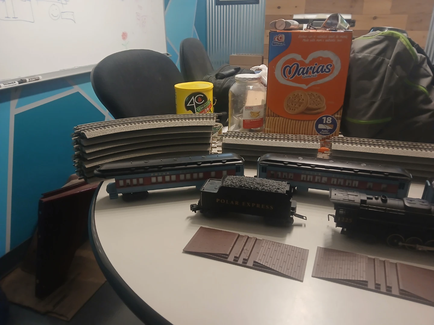 Lionel Polar Express Train Set - photo 3