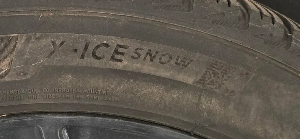 Michelin X-Ice Snow Tire 255/45R19 image indicator(4)