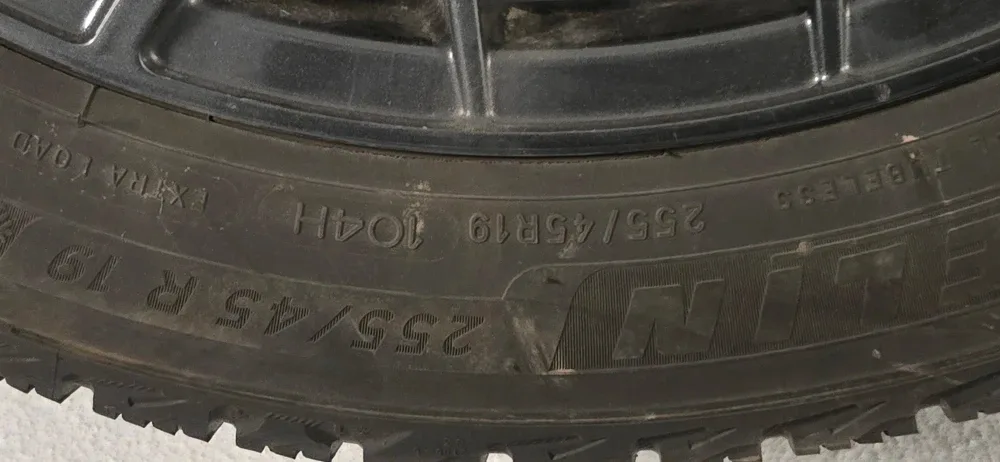 Michelin X-Ice Snow Tire 255/45R19 image indicator(6)