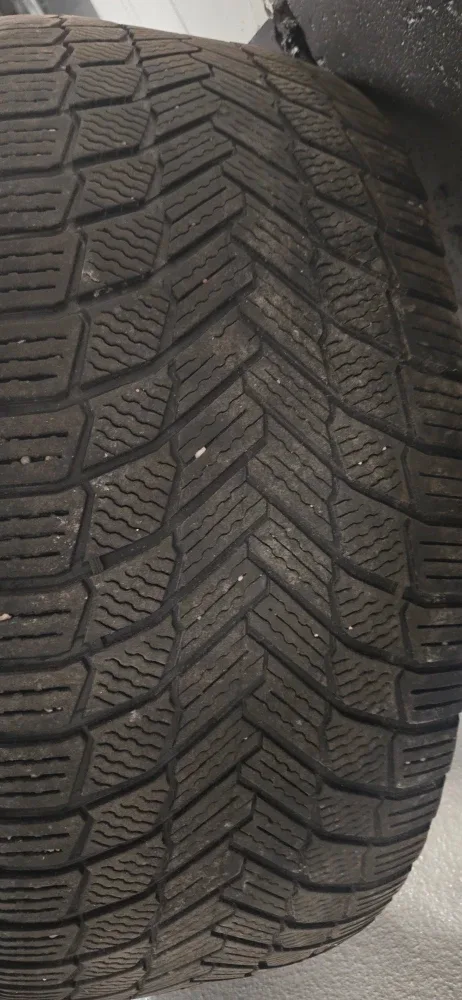 Michelin X-Ice Snow Tire 255/45R19 image indicator(8)