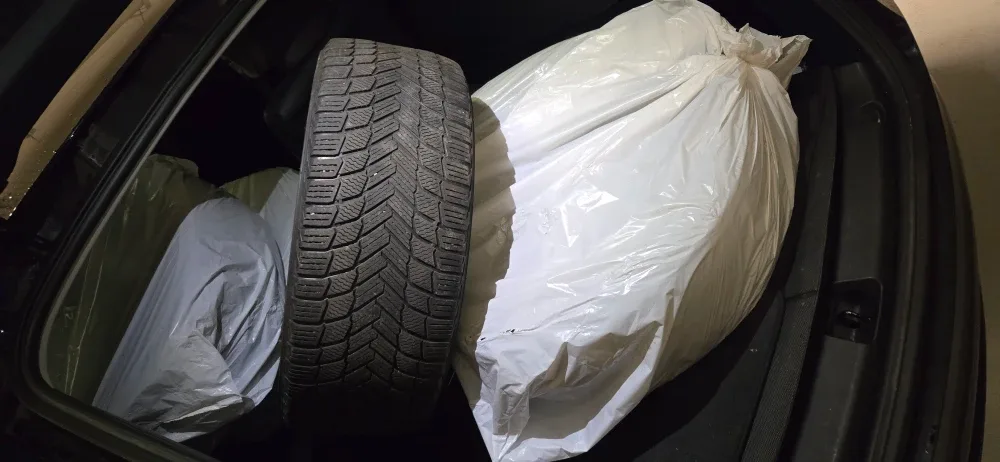 Michelin X-Ice Snow Tire 255/45R19 image indicator(9)