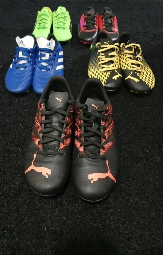 ⚽️Assorted Soccer Cleats - Puma & Adidas image indicator(7)