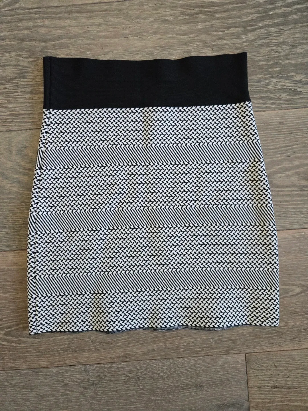 BCBGMAXAZRIA Mini Skirt #Cleanout