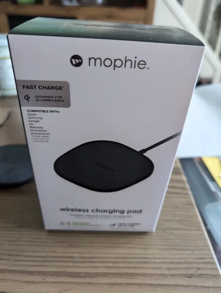 #clearoutMophie Wireless Charging Pad - Fast Charge! image indicator(2)