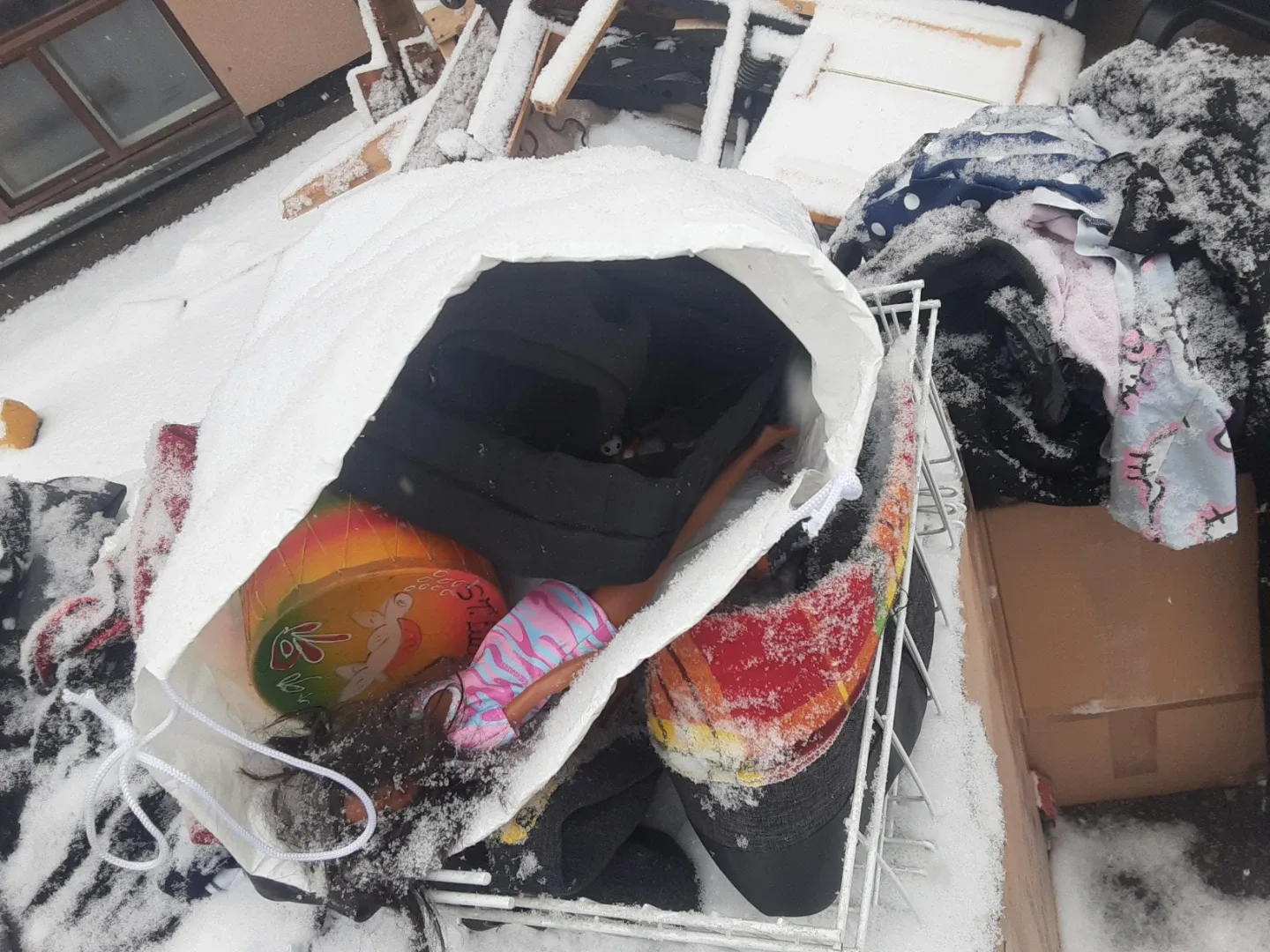 Curbside " cleanout" *not mine*