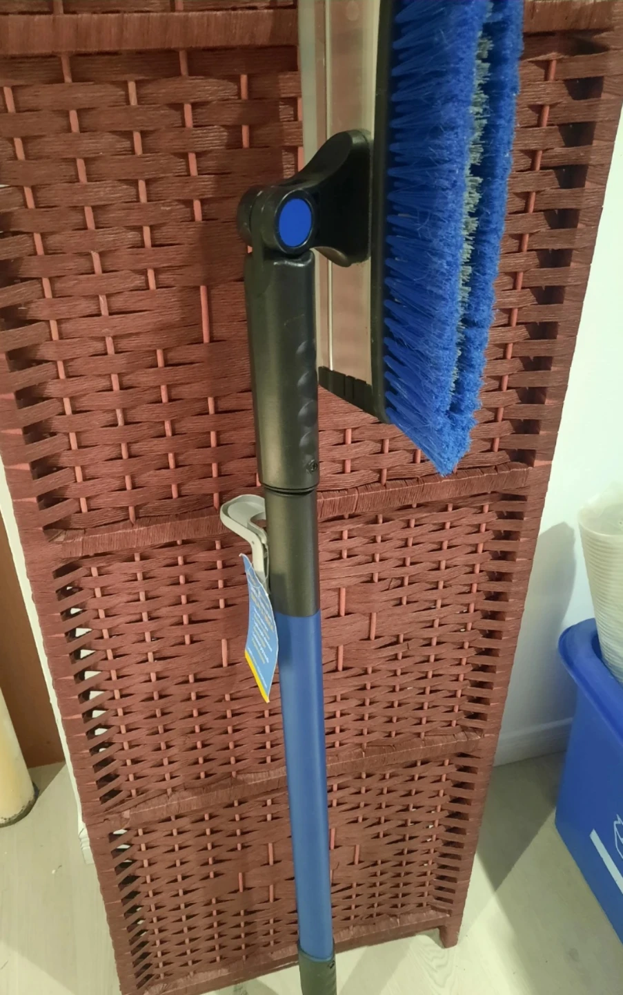 60" PolarXtreme 3 in 1 Snow Brush & Ice Scraper - photo 3