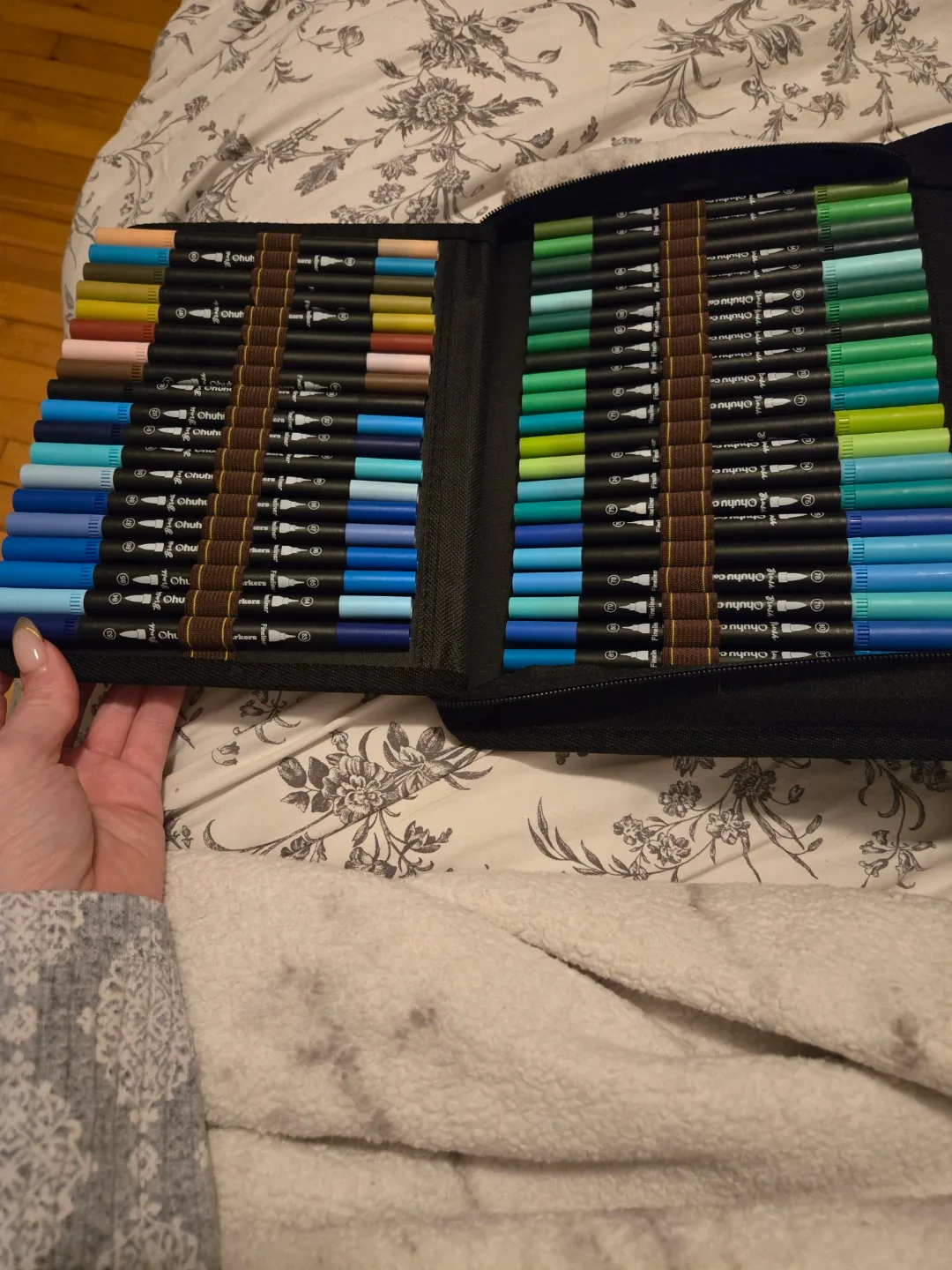 Ohuhu Dual Tip Brush Marker Set image indicator(3)