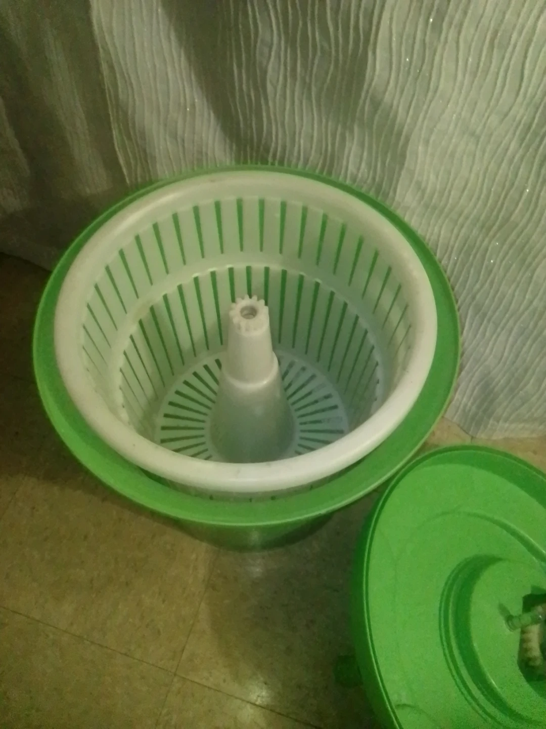 Green Salad Spinner - photo 2