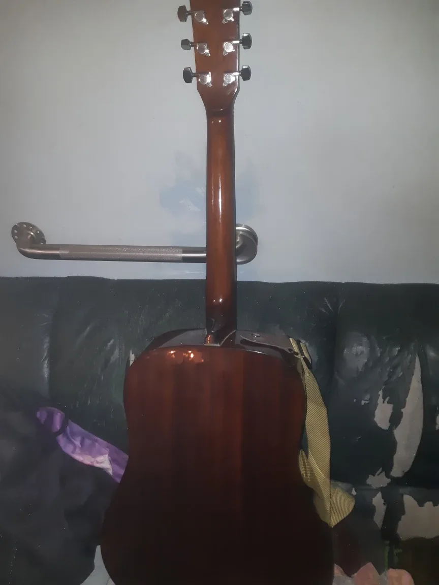 Fender DG-60 Acoustic Guitar image indicator(2)