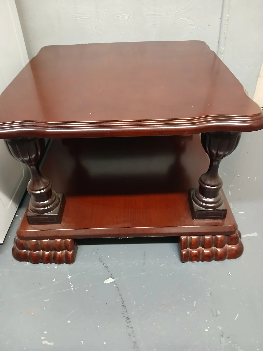 #cleanout Reddish Brown Wooden Coffee Table and 2 End Tables - photo 3
