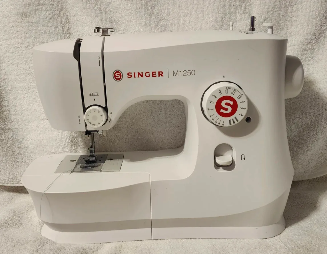 Singer M1250 Sewing Machine - Pre-owned image indicator(3)