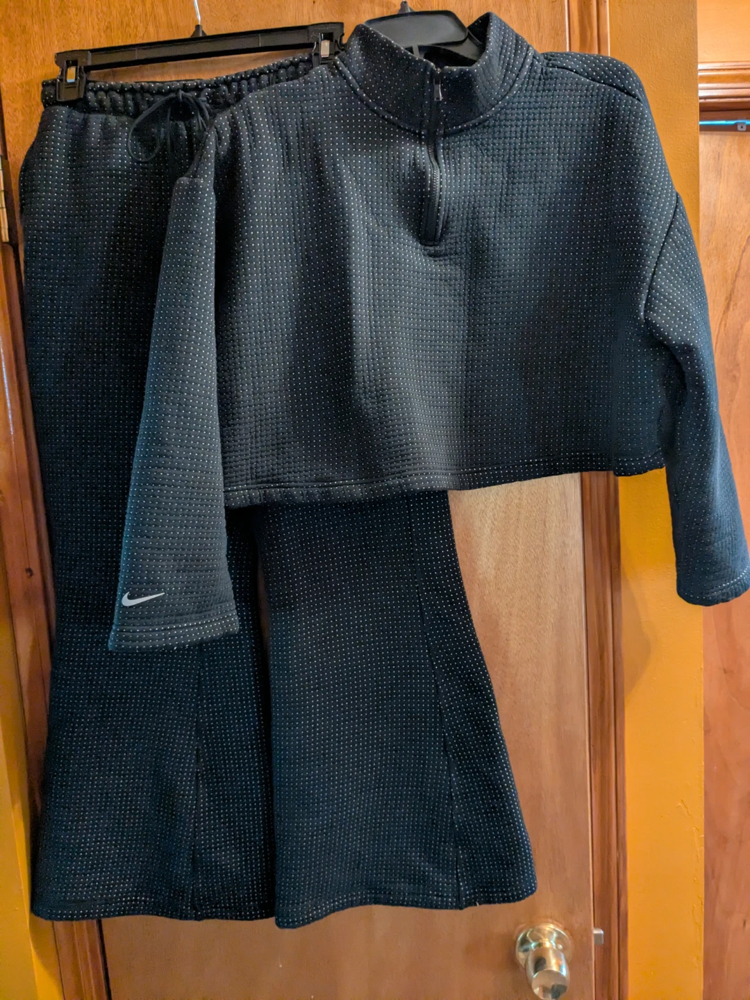 Nike Women’s Textured Two-Piece Set - photo 3