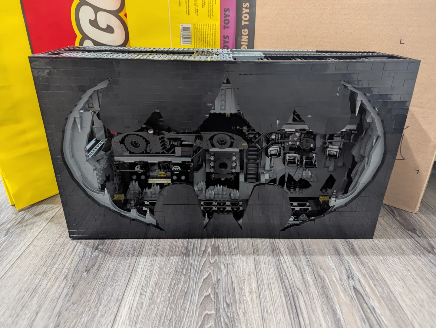 LEGO Batcave™ - Shadow Box #76252 - photo 2