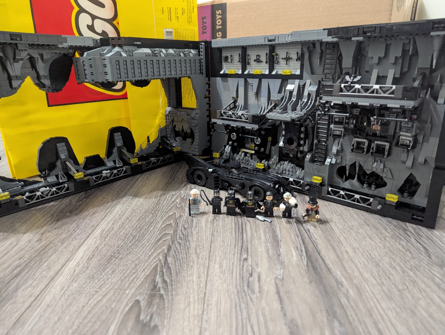 LEGO Batcave™ - Shadow Box #76252 - photo 3