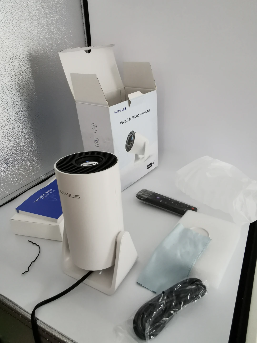 WiMiUS S27 Portable Video Projector - Like New! - photo 5