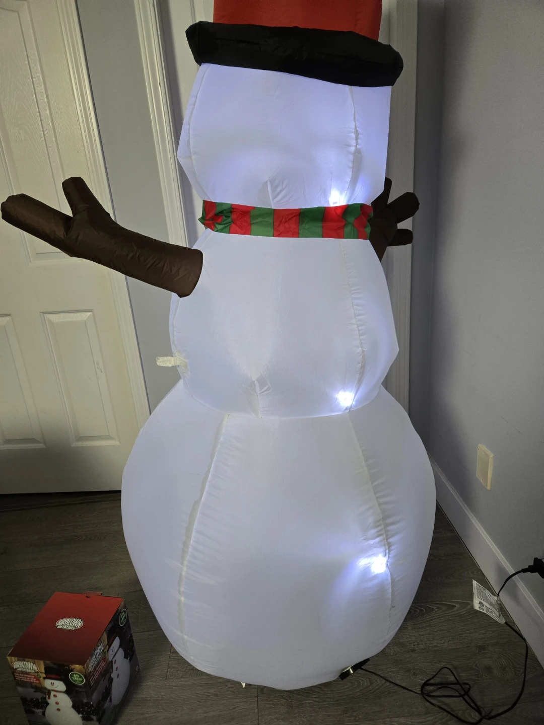 New 6 foot inflatable snowman christmas decoration - photo 2
