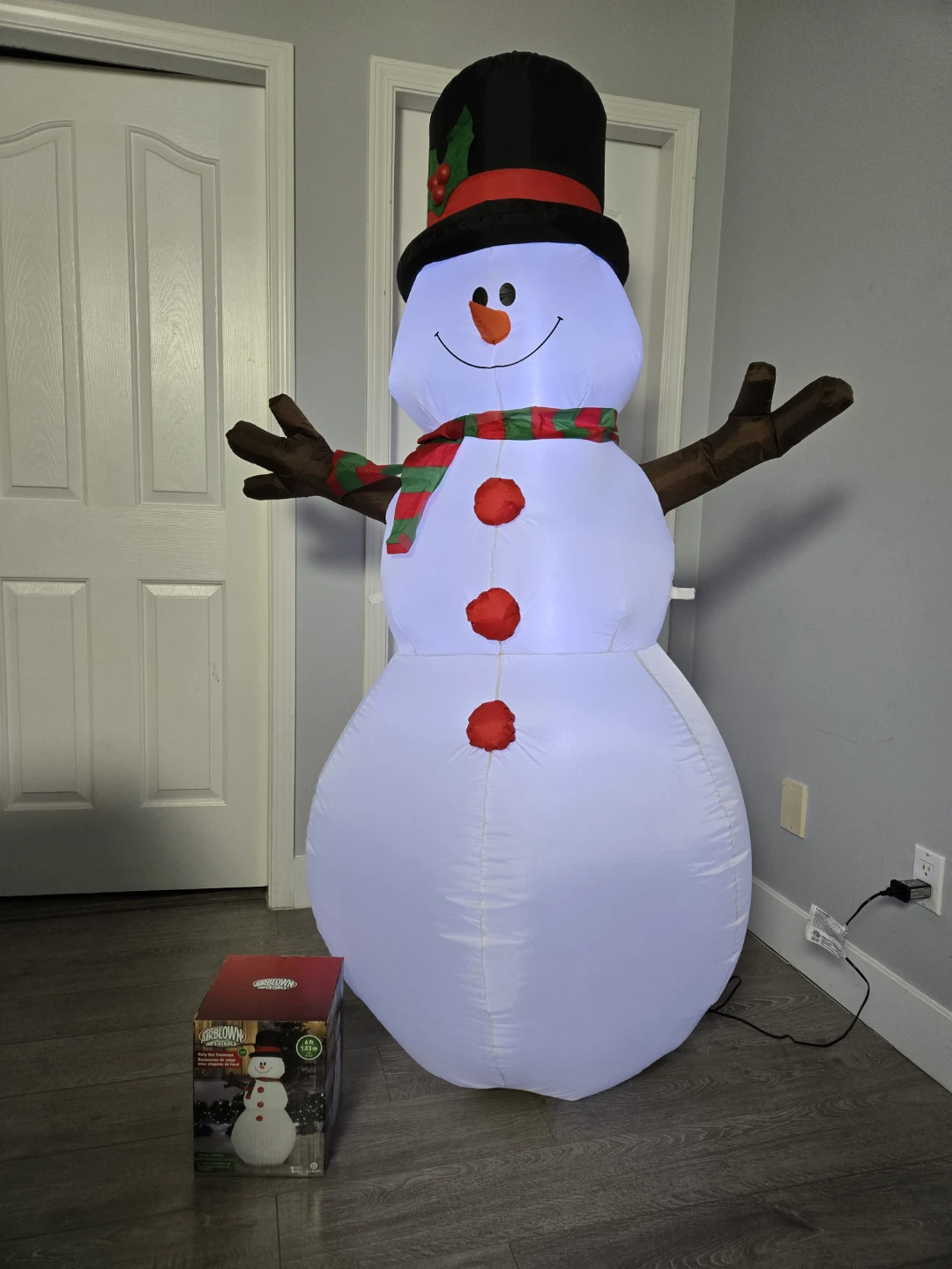 New 6 foot inflatable snowman christmas decoration - photo 3