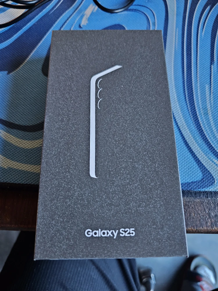 New Samsung Galaxy S25 - Brand New