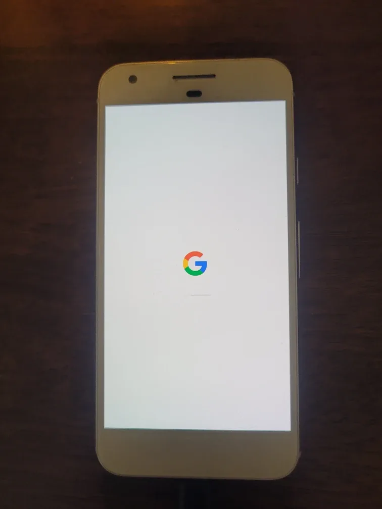 Google Pixel 1st Gen - Includes Case # clearout image indicator(4)