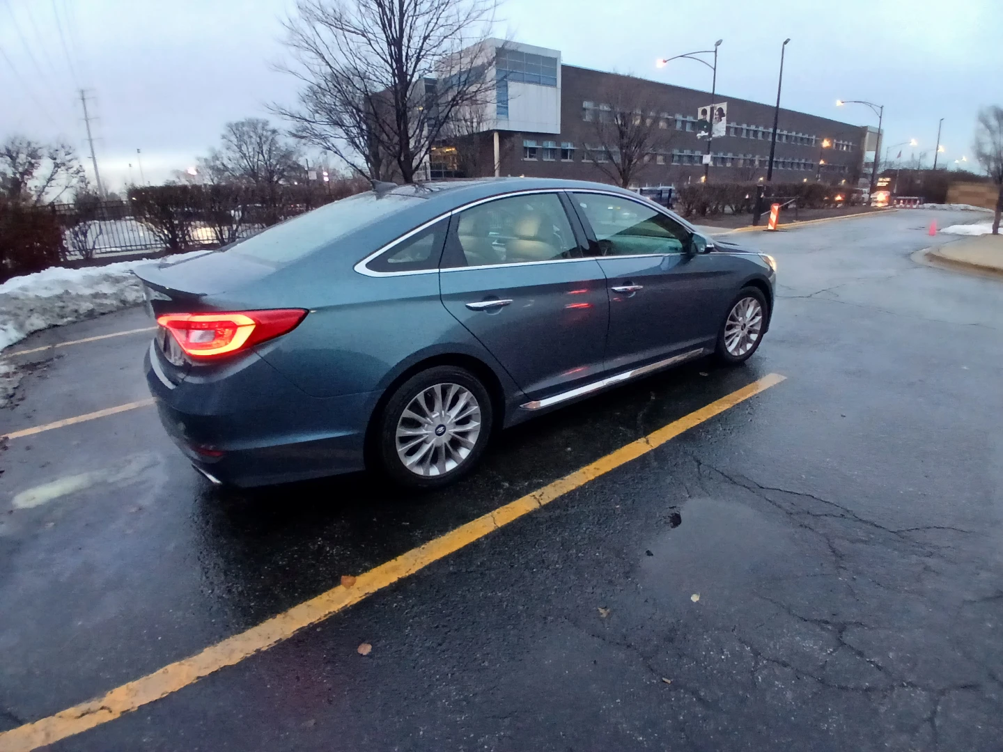 Hyundai Sonata Sedan - Blue - photo 5
