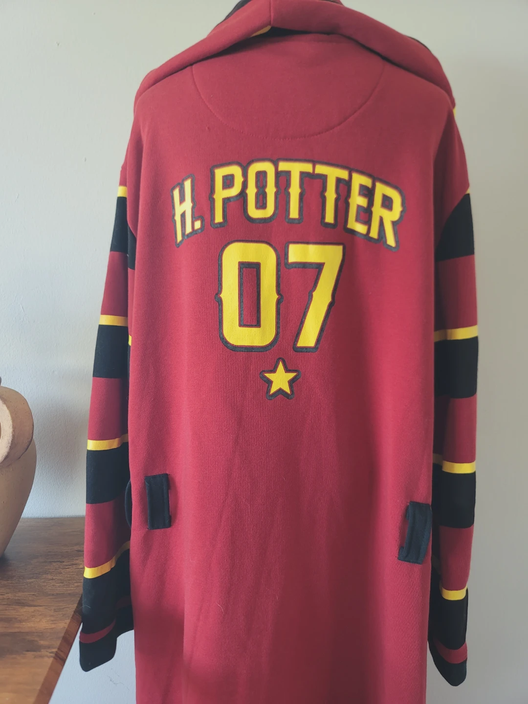 Harry Potter Gryffindor Robe - Size L/XL - photo 3