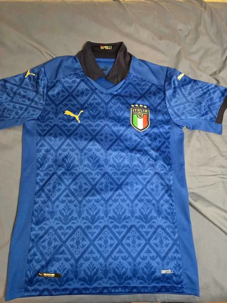 Puma Italy Soccer Jersey size small