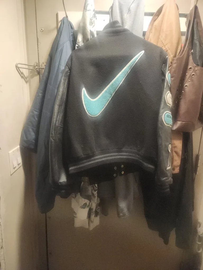 Settlemier's Award Jacket - Size S image indicator(2)