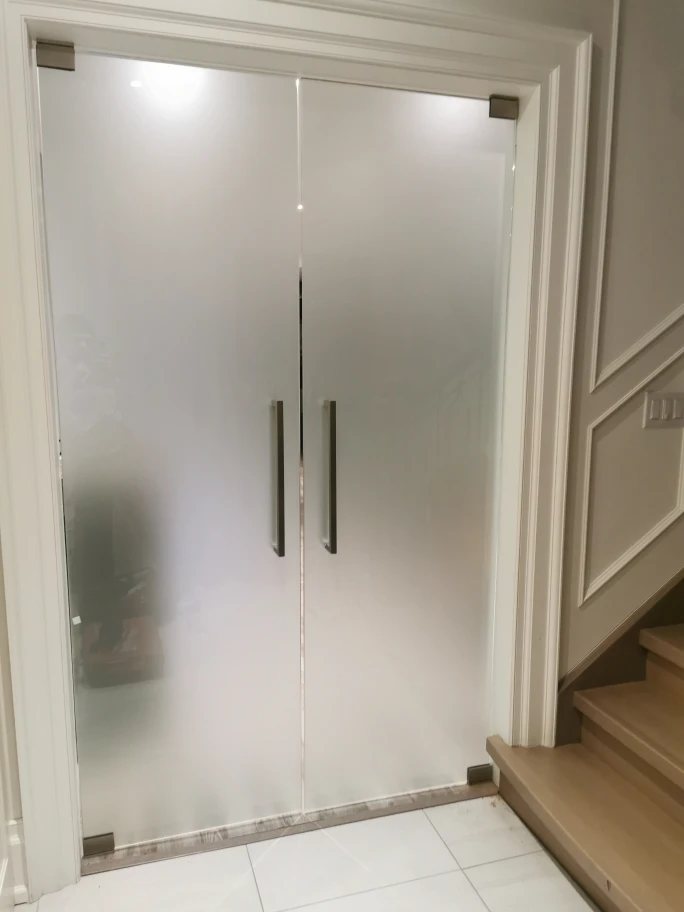 Glass Railings and showers - photo 4
