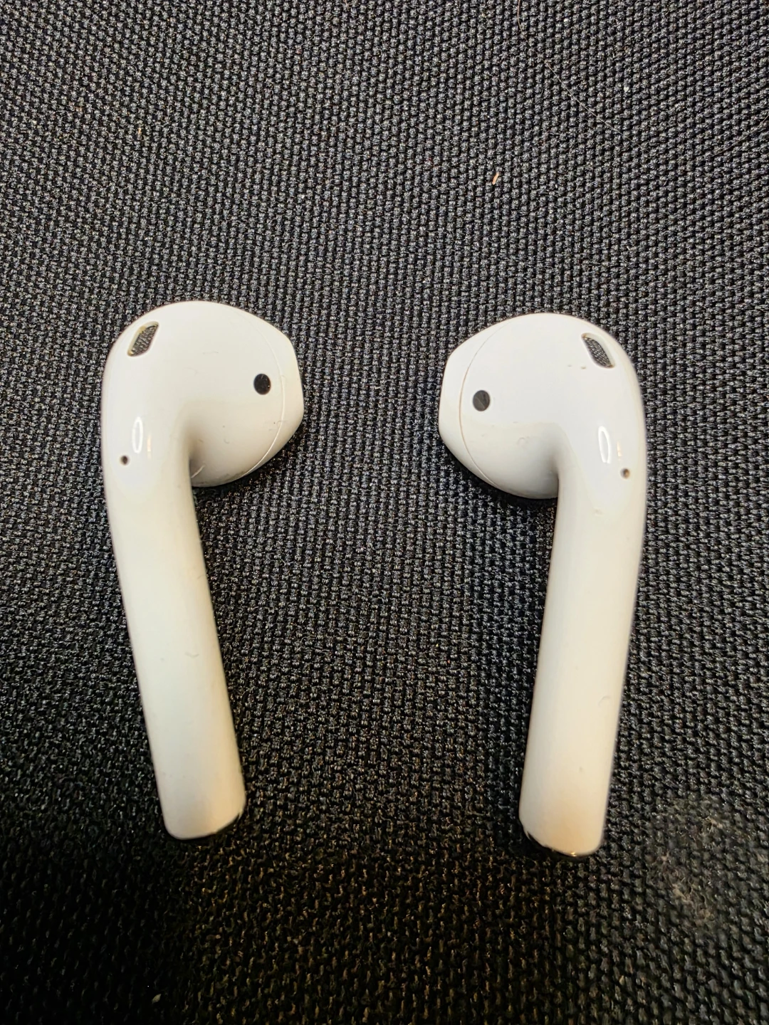 Apple AirPods 2nd Generation - photo 3