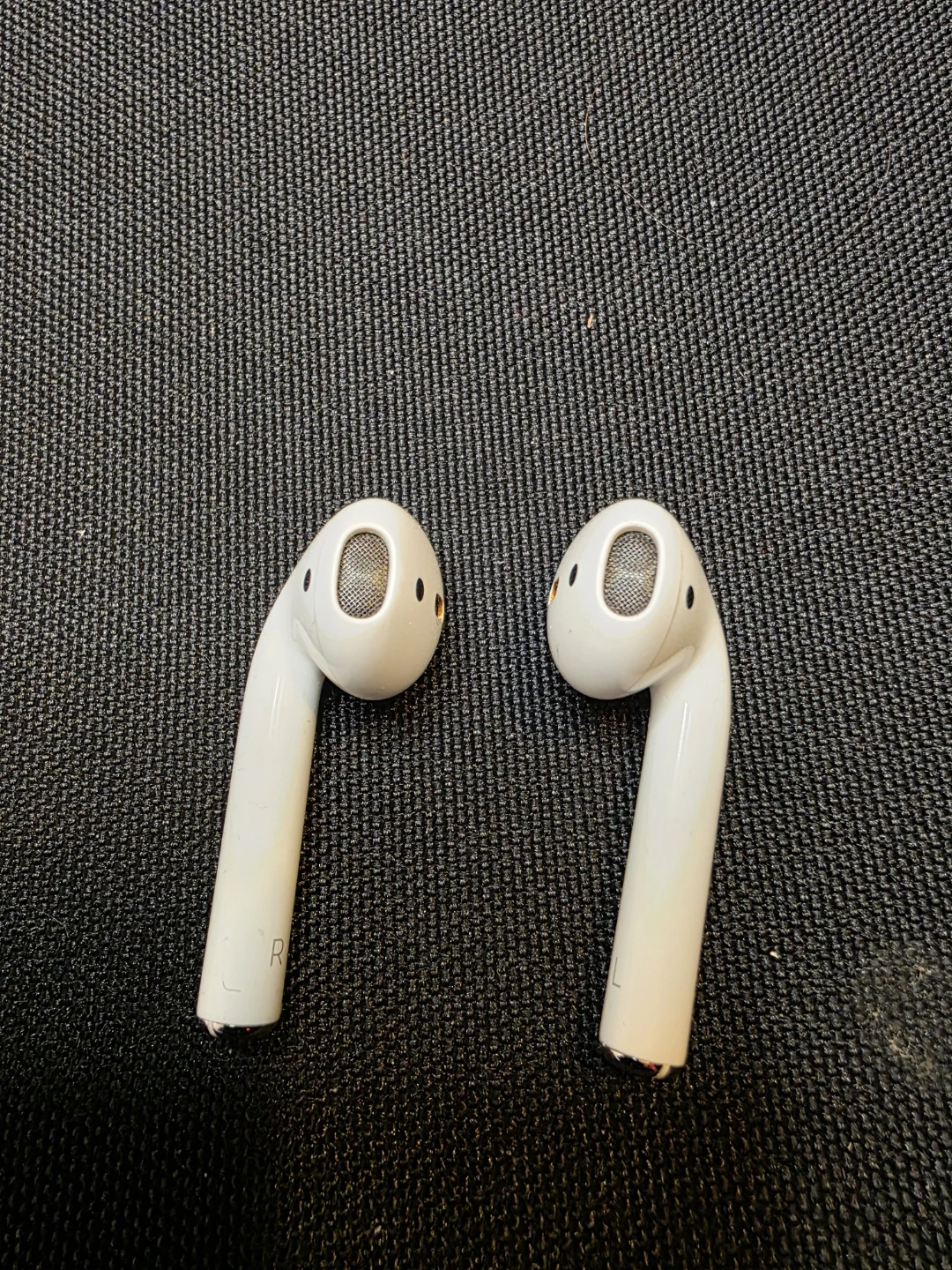 Apple AirPods 2nd Generation - photo 4