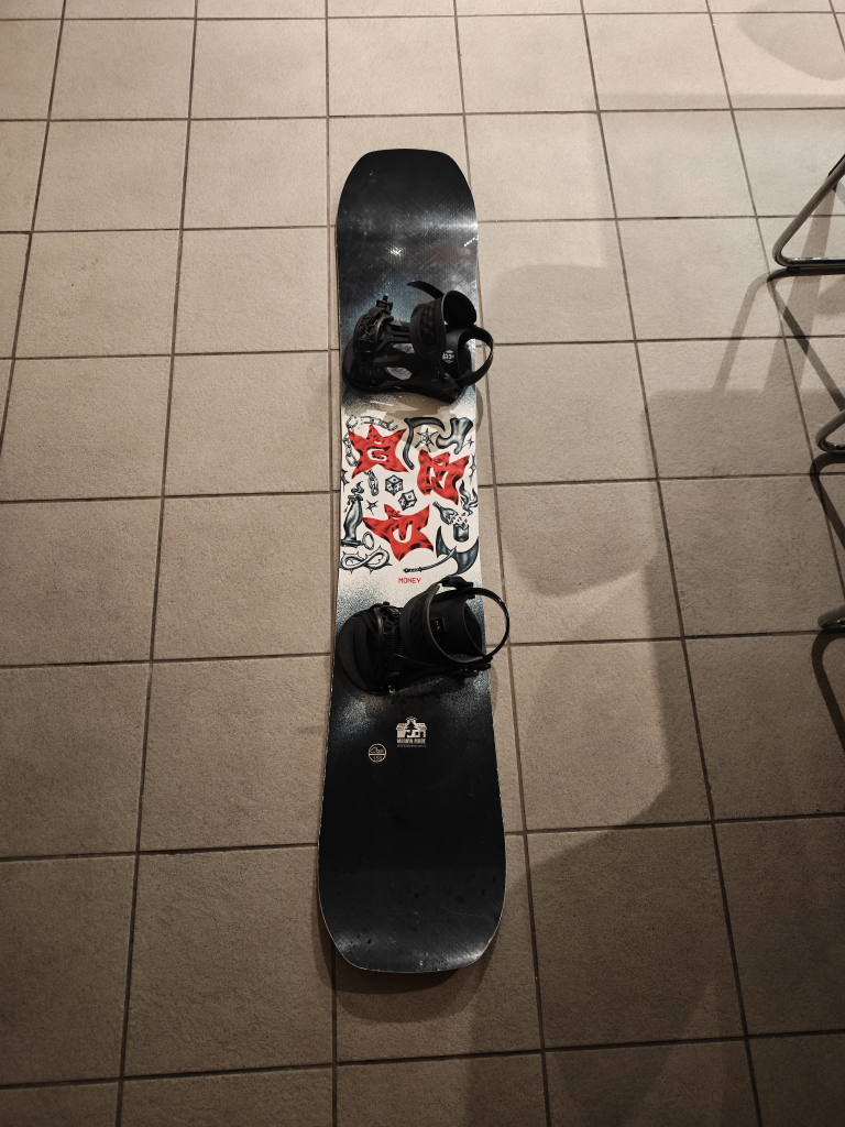 GNU Snowboard and bindings