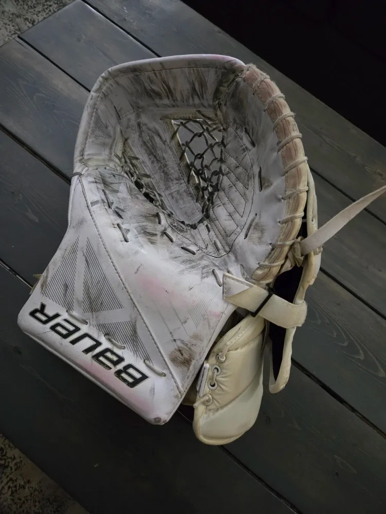 Bauer S170 Supreme Goalie Glove image indicator(4)